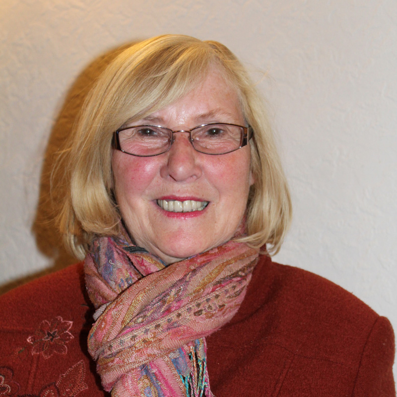  Kirsten Link