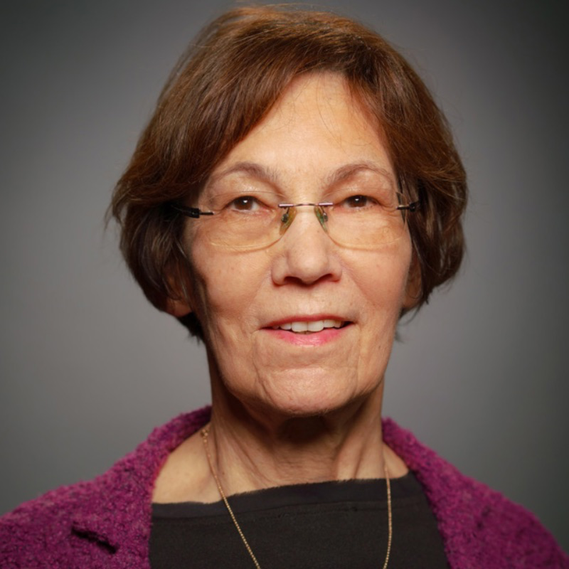 Dr.  Brigitta Becker